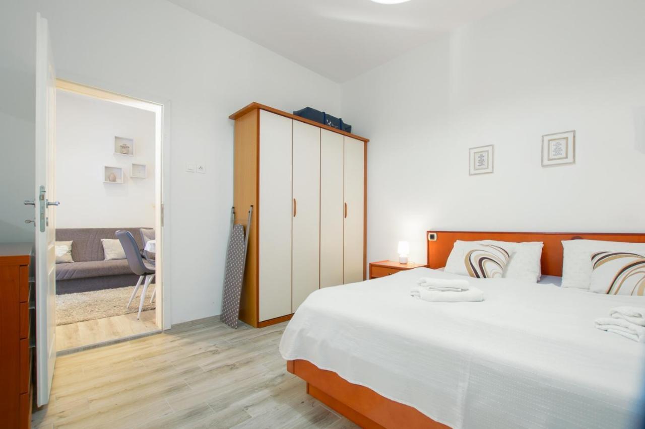 Charming Apartment In Town Center Pula Ngoại thất bức ảnh