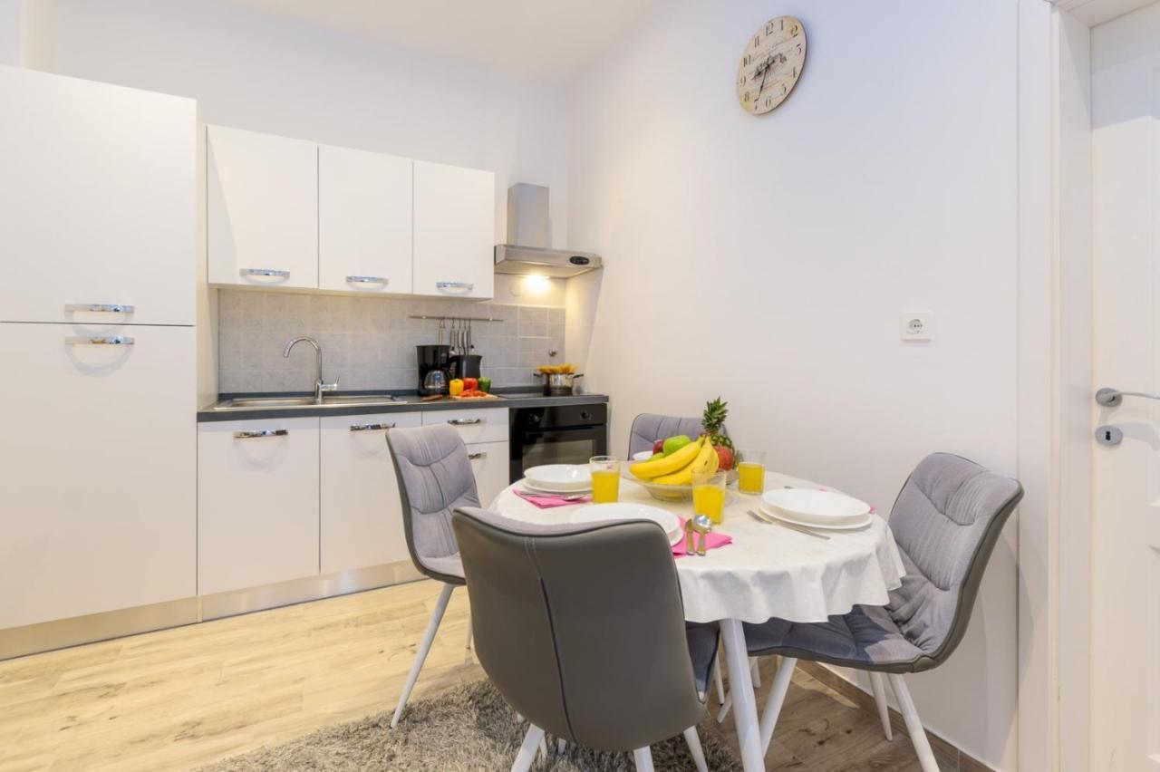 Charming Apartment In Town Center Pula Ngoại thất bức ảnh