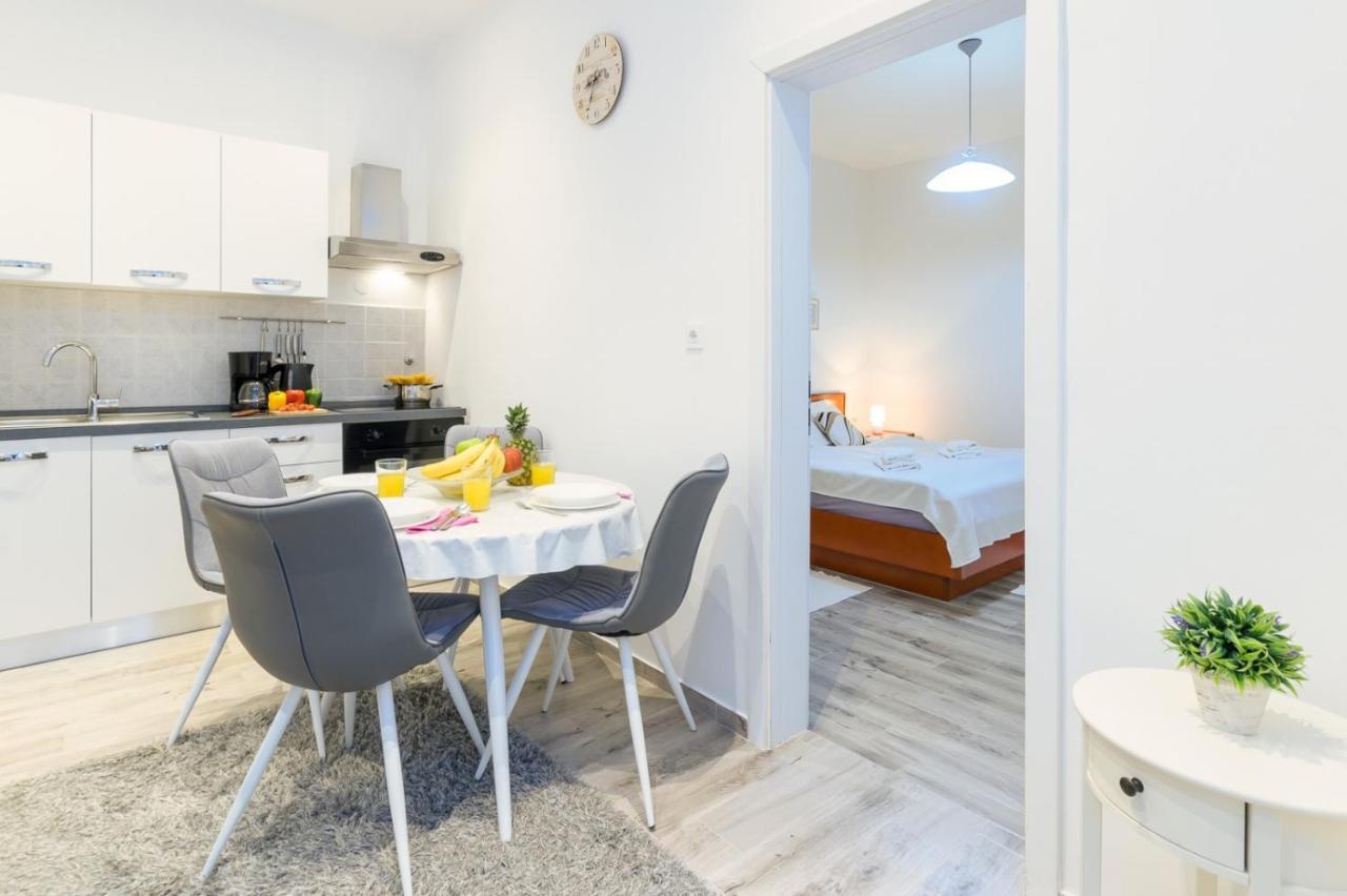 Charming Apartment In Town Center Pula Ngoại thất bức ảnh